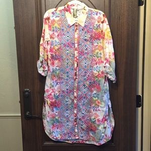 Beautiful lace and embroidery tunic from Aratta!